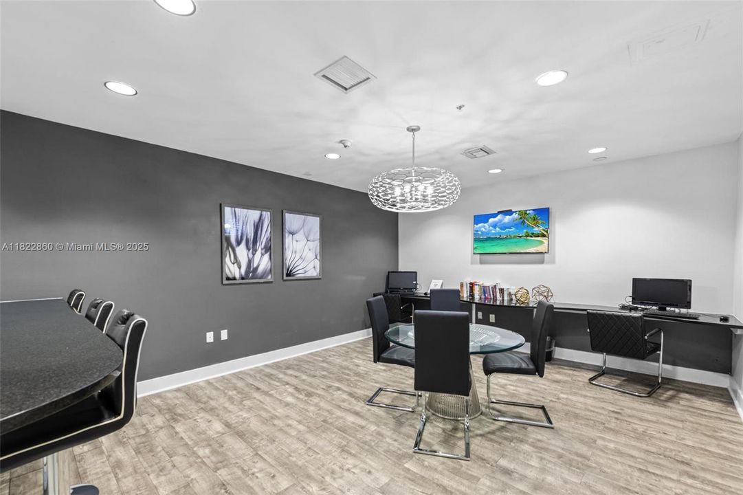 待售: $475,000 (2 贝兹, 2 浴室, 0 平方英尺)