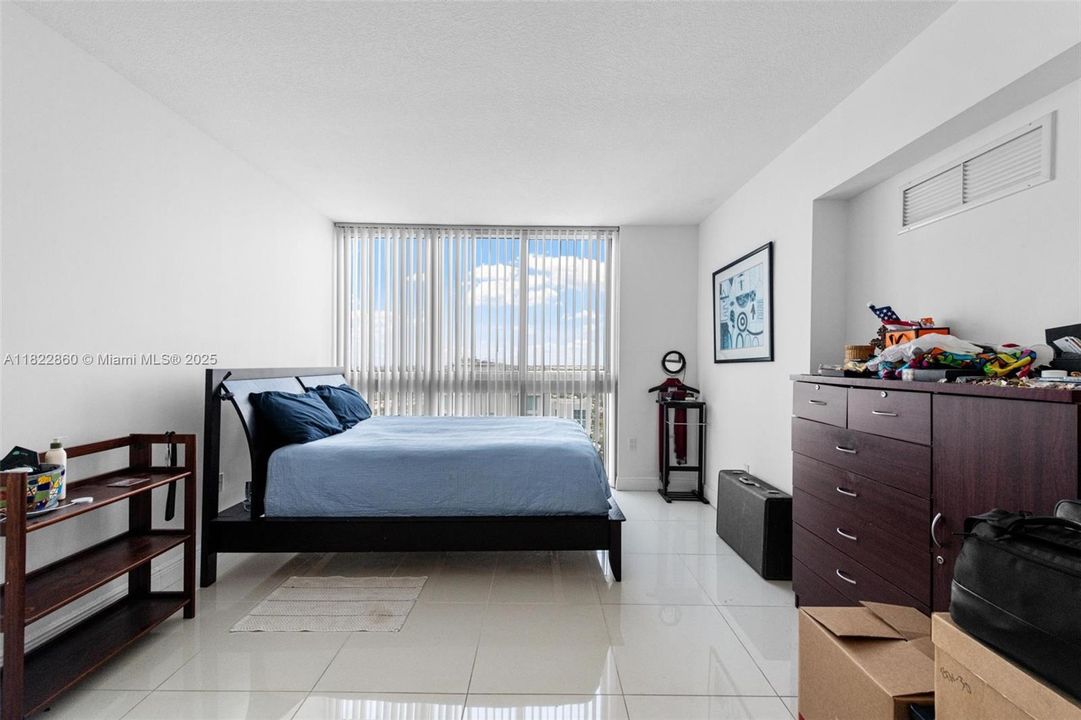 待售: $475,000 (2 贝兹, 2 浴室, 0 平方英尺)