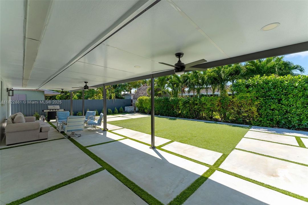 Recently Sold: $725,000 (4 beds, 2 baths, 1712 Square Feet)