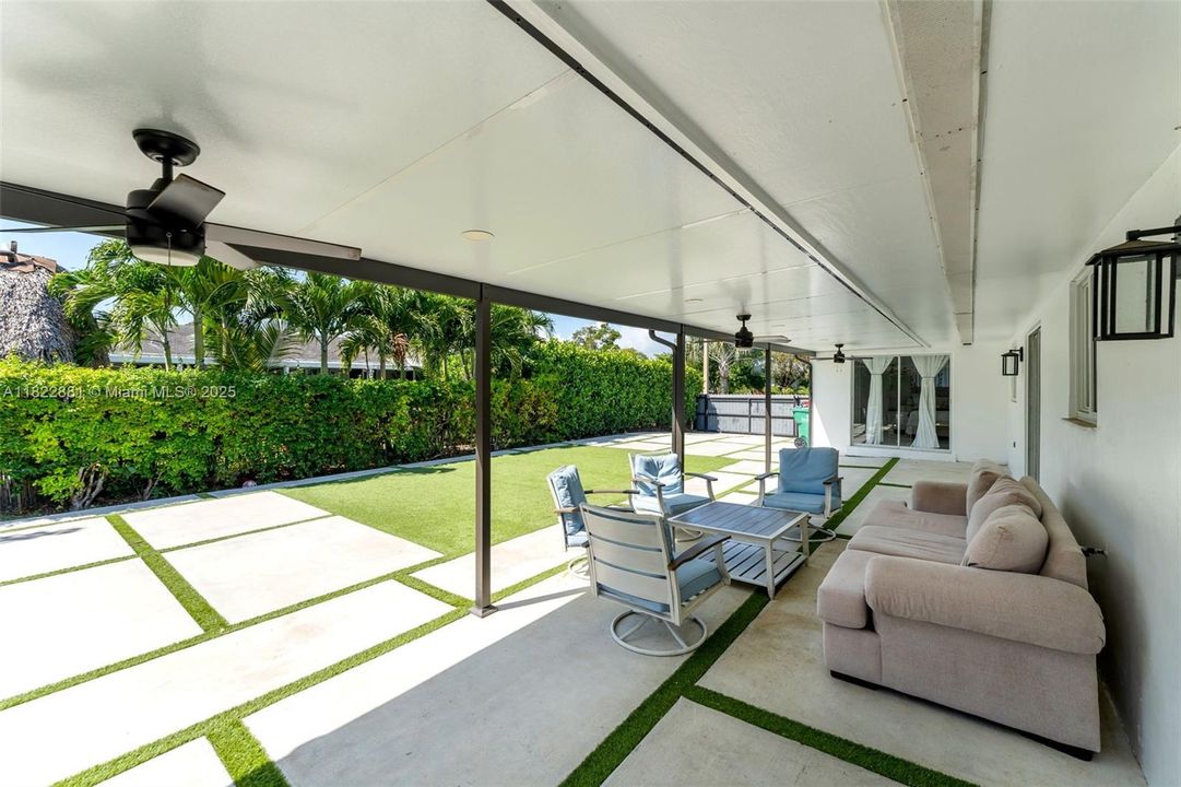 Recently Sold: $725,000 (4 beds, 2 baths, 1712 Square Feet)