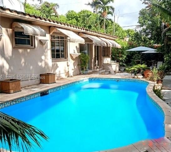 En Venta: $1,995,000 (3 camas, 2 baños, 1540 Pies cuadrados)