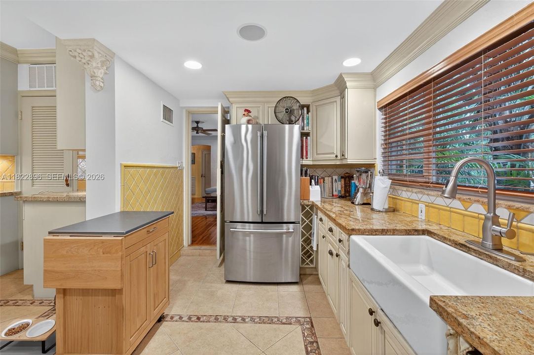 En Venta: $1,995,000 (3 camas, 2 baños, 1540 Pies cuadrados)