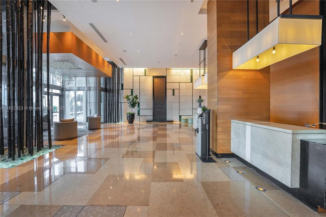 For Sale: $550,000 (1 beds, 1 baths, 820 Square Feet)