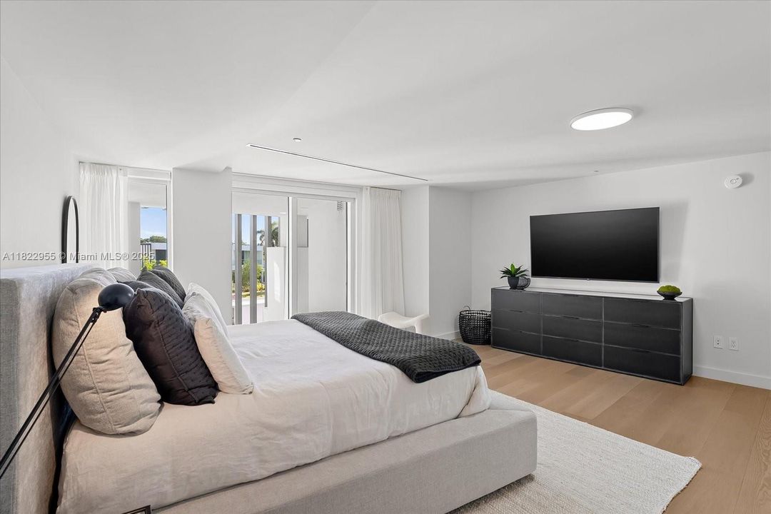 En Venta: $4,925,000 (4 camas, 4 baños, 4033 Pies cuadrados)