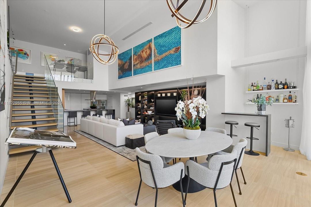 En Venta: $4,925,000 (4 camas, 4 baños, 4033 Pies cuadrados)