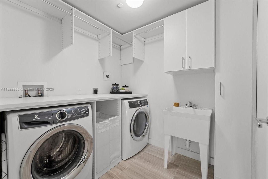 En Venta: $4,925,000 (4 camas, 4 baños, 4033 Pies cuadrados)