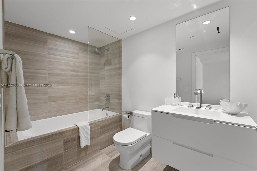 En Venta: $4,925,000 (4 camas, 4 baños, 4033 Pies cuadrados)