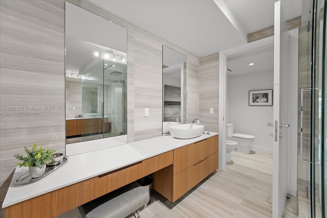 En Venta: $4,925,000 (4 camas, 4 baños, 4033 Pies cuadrados)