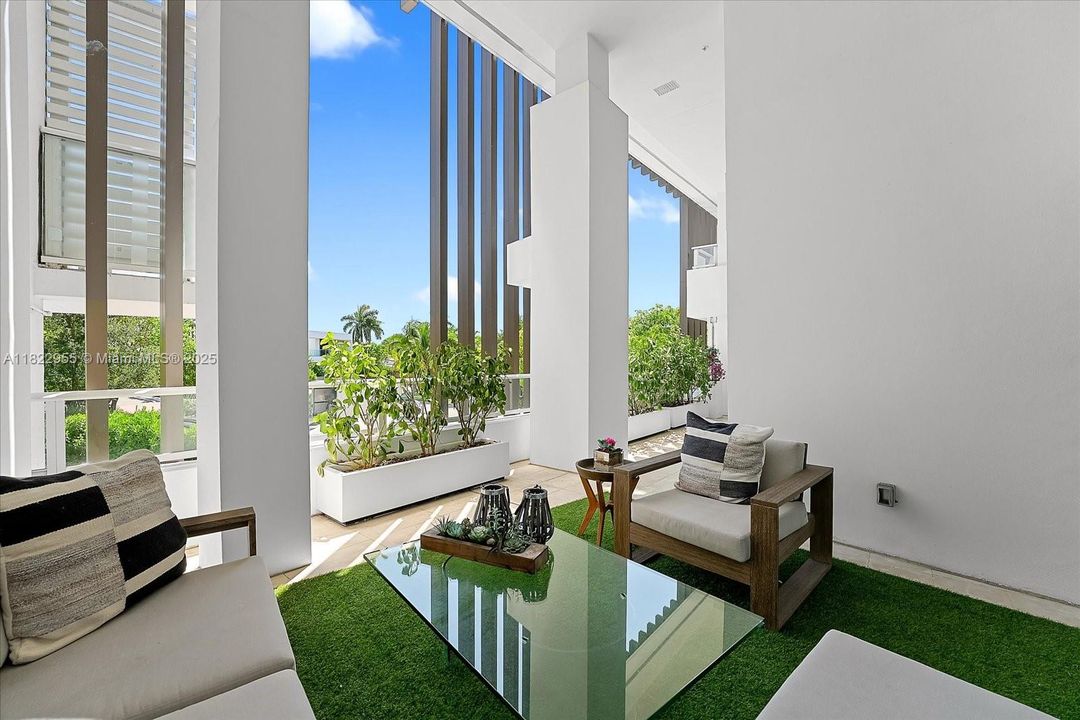 En Venta: $4,925,000 (4 camas, 4 baños, 4033 Pies cuadrados)