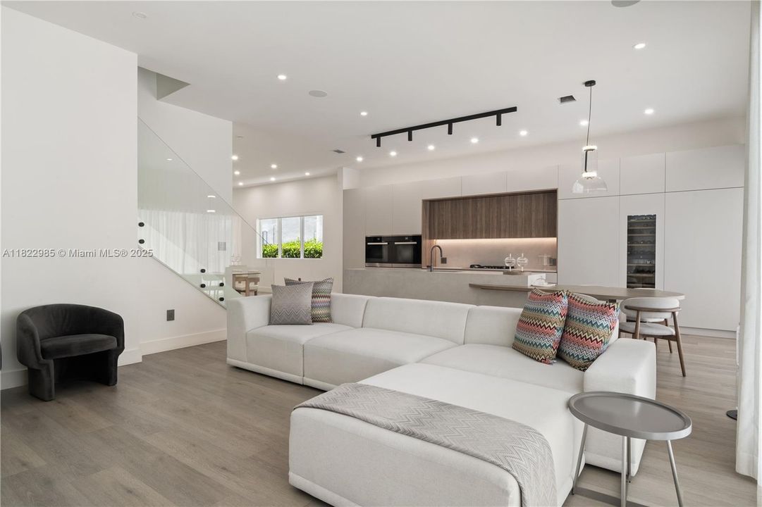 En Venta: $2,990,000 (5 camas, 4 baños, 3156 Pies cuadrados)