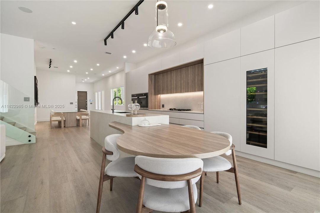 En Venta: $2,990,000 (5 camas, 4 baños, 3156 Pies cuadrados)