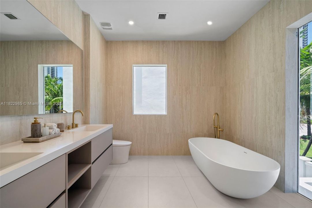 En Venta: $2,990,000 (5 camas, 4 baños, 3156 Pies cuadrados)