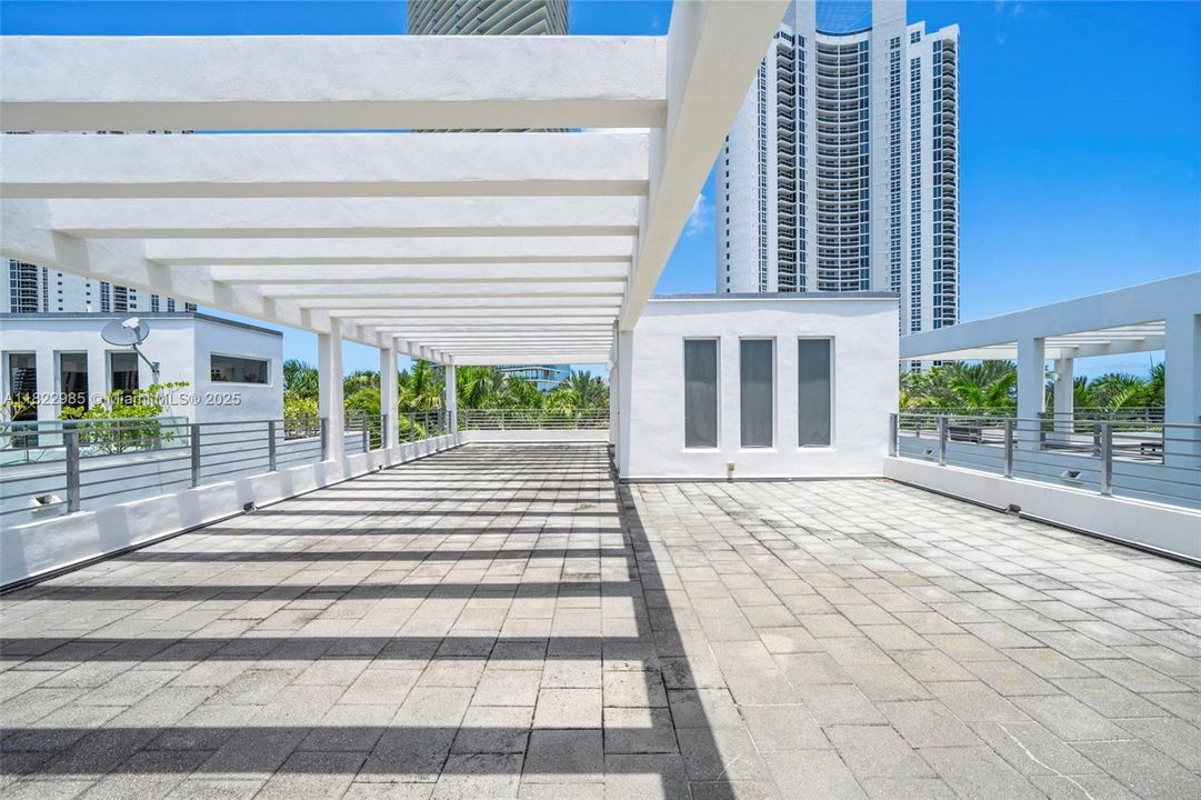 En Venta: $2,990,000 (5 camas, 4 baños, 3156 Pies cuadrados)