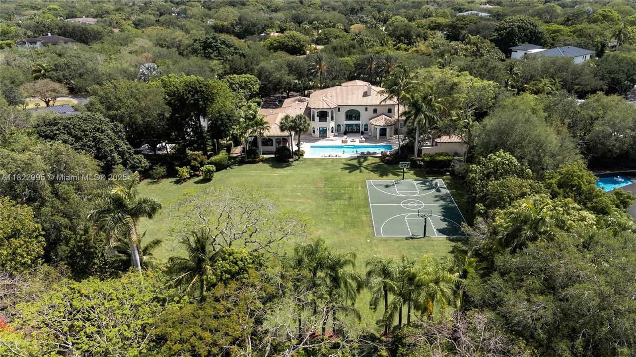 Recently Rented: $35,000 (8 beds, 9 baths, 7973 Square Feet)