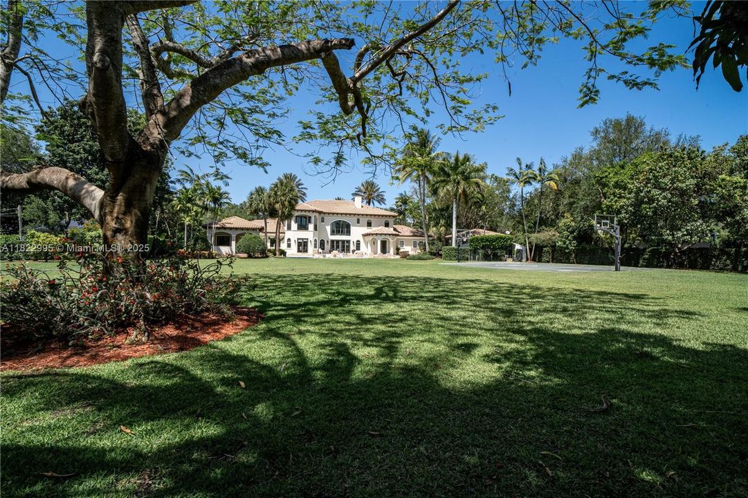 Recently Rented: $35,000 (8 beds, 9 baths, 7973 Square Feet)