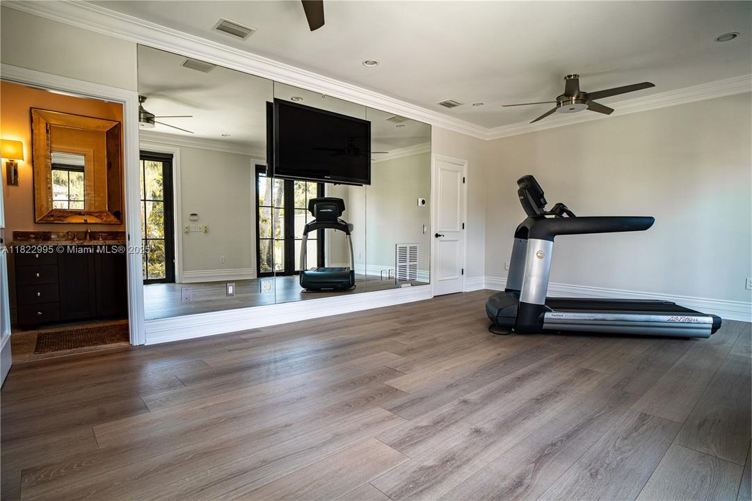 Recently Rented: $35,000 (8 beds, 9 baths, 7973 Square Feet)