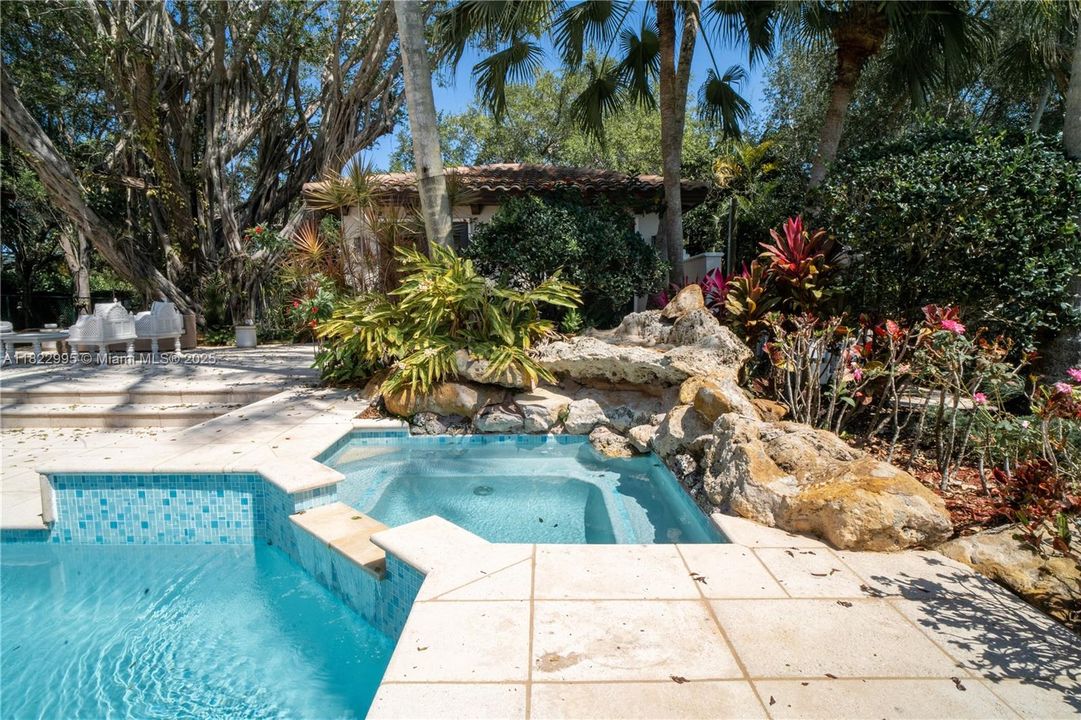 Recently Rented: $35,000 (8 beds, 9 baths, 7973 Square Feet)