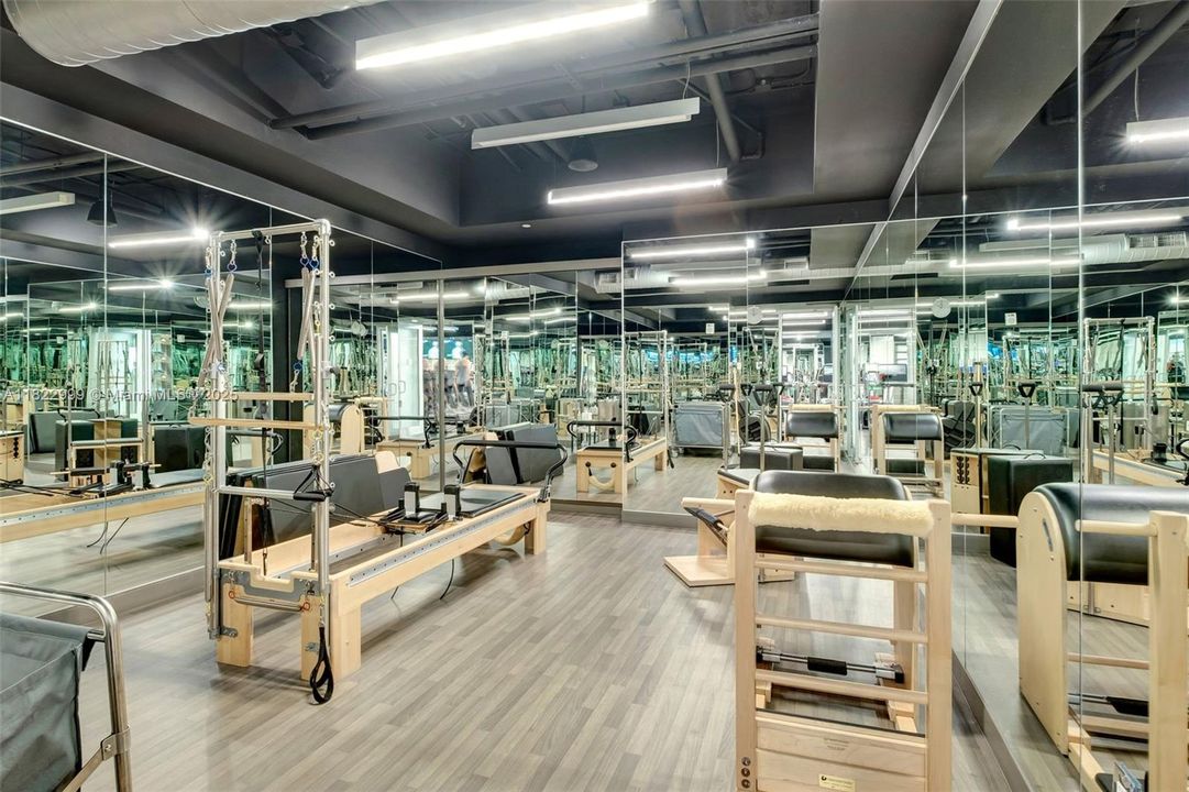 For Rent: $27,000 (4 beds, 6 baths, 5141 Square Feet)