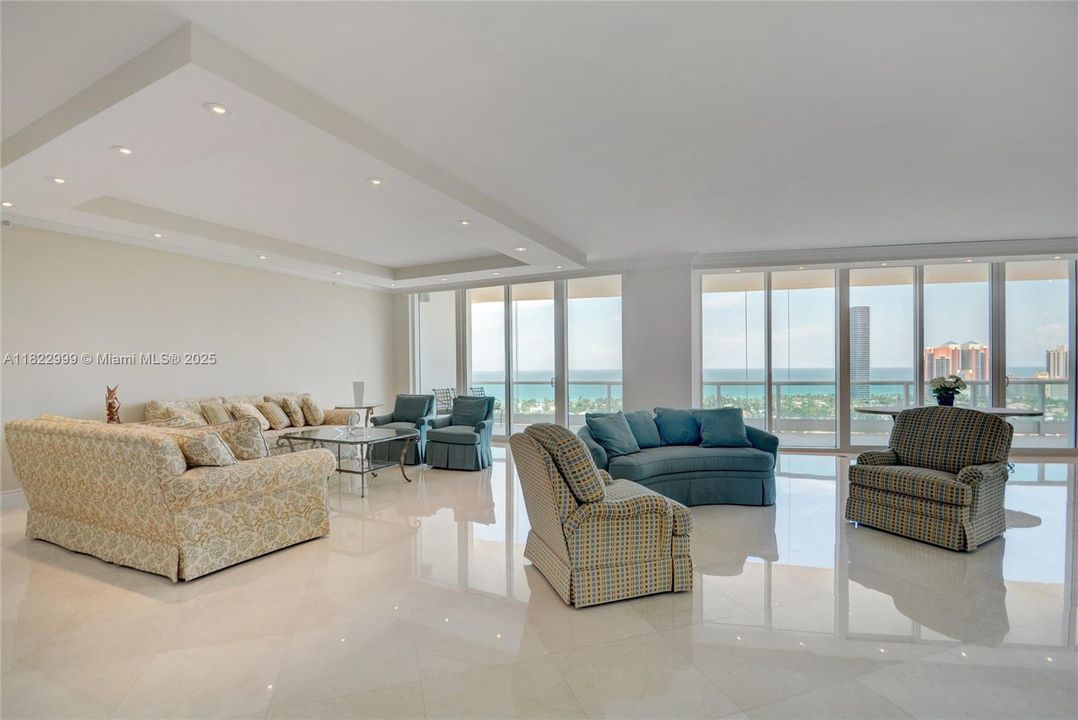 For Rent: $27,000 (4 beds, 6 baths, 5141 Square Feet)