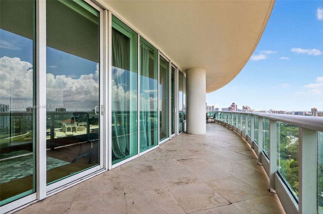 For Rent: $27,000 (4 beds, 6 baths, 5141 Square Feet)