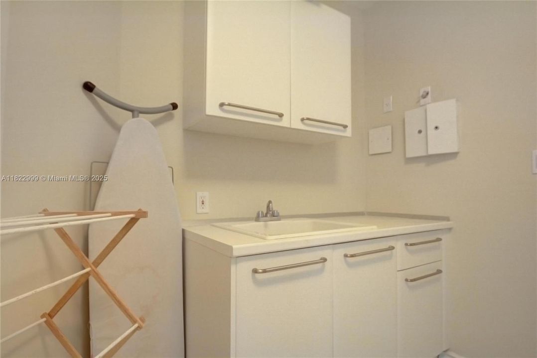 For Rent: $27,000 (4 beds, 6 baths, 5141 Square Feet)