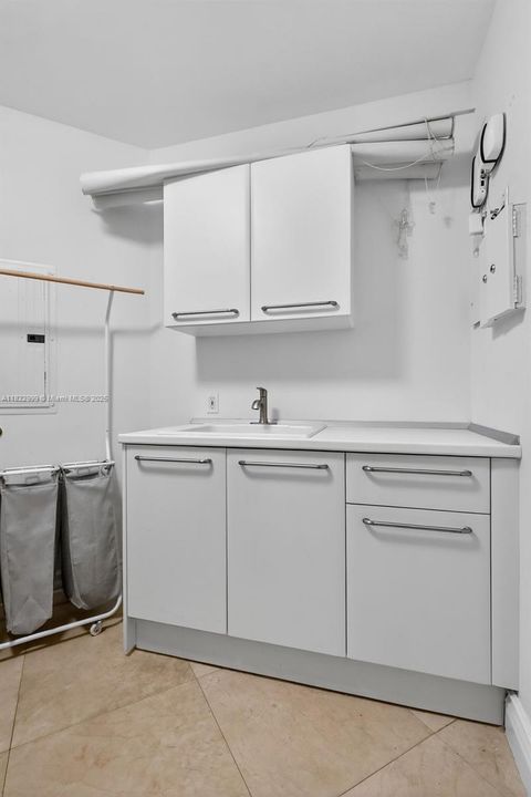 For Rent: $27,000 (4 beds, 6 baths, 5141 Square Feet)