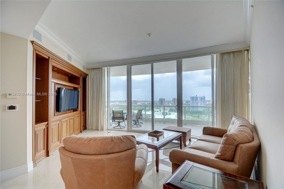 For Rent: $27,000 (4 beds, 6 baths, 5141 Square Feet)