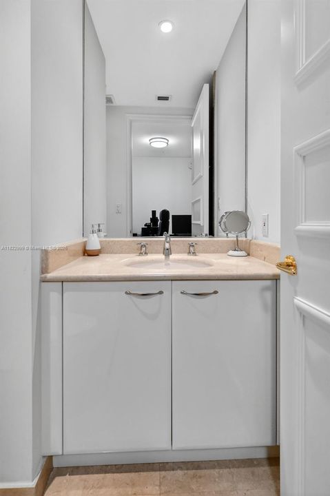 For Rent: $27,000 (4 beds, 6 baths, 5141 Square Feet)