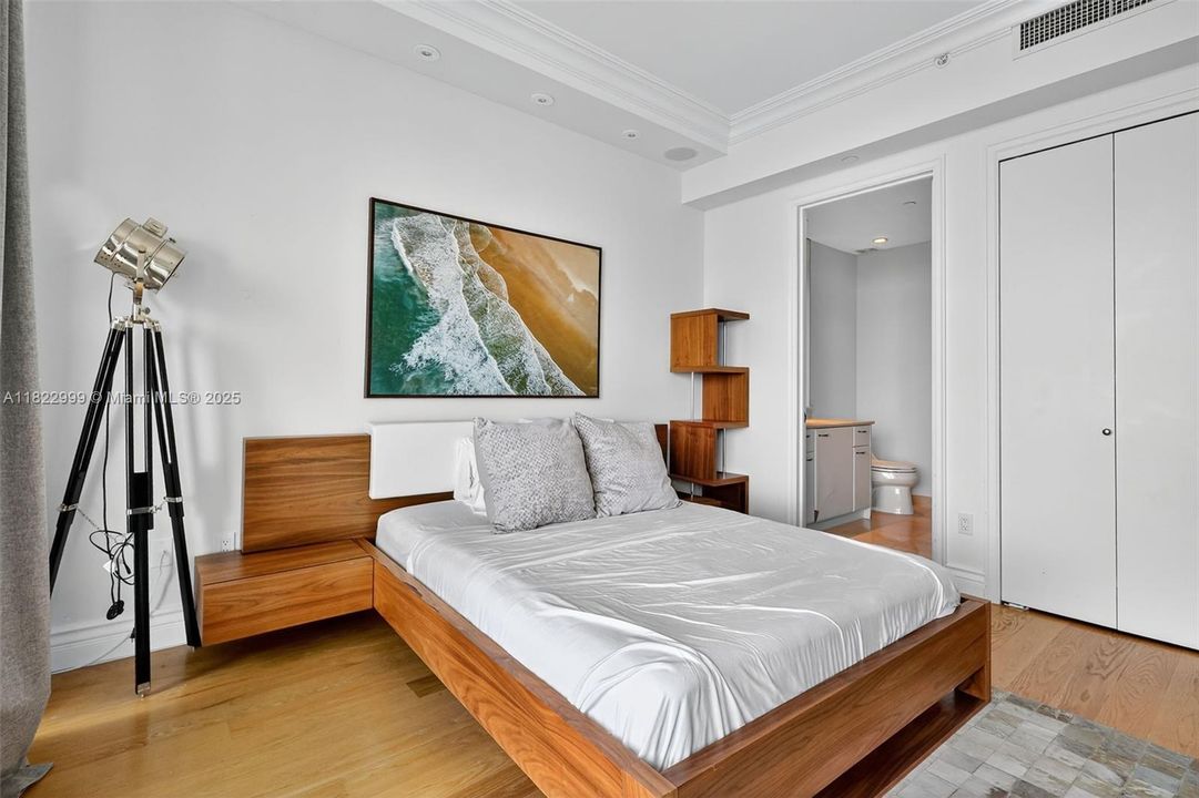 For Rent: $27,000 (4 beds, 6 baths, 5141 Square Feet)