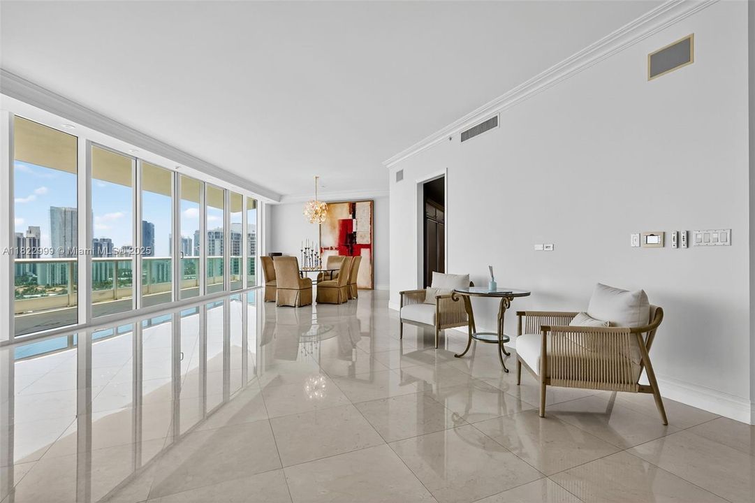 For Rent: $27,000 (4 beds, 6 baths, 5141 Square Feet)