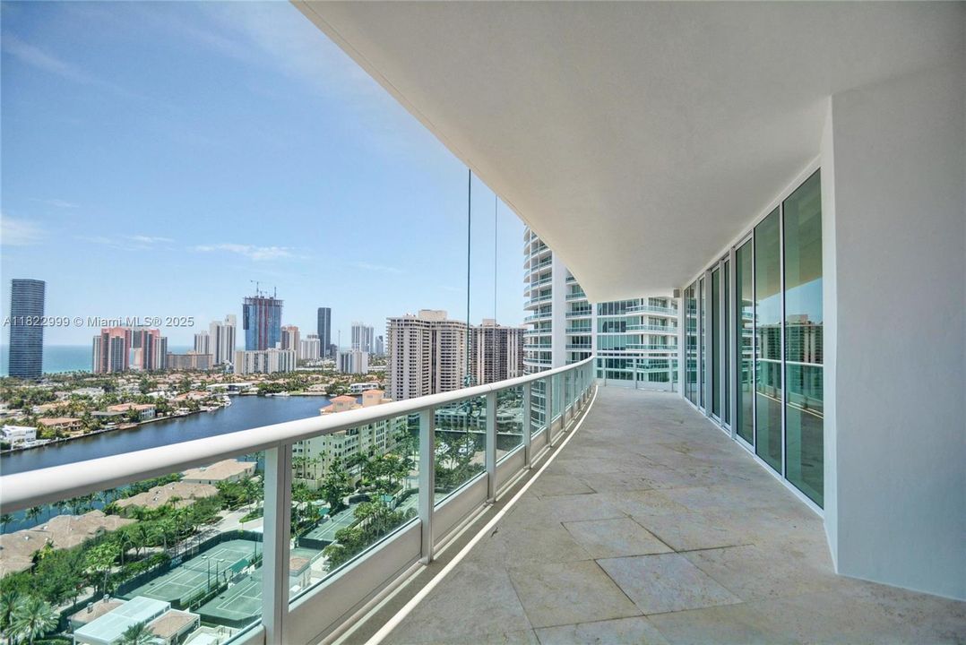 For Rent: $27,000 (4 beds, 6 baths, 5141 Square Feet)