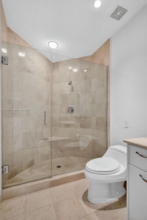 For Rent: $27,000 (4 beds, 6 baths, 5141 Square Feet)