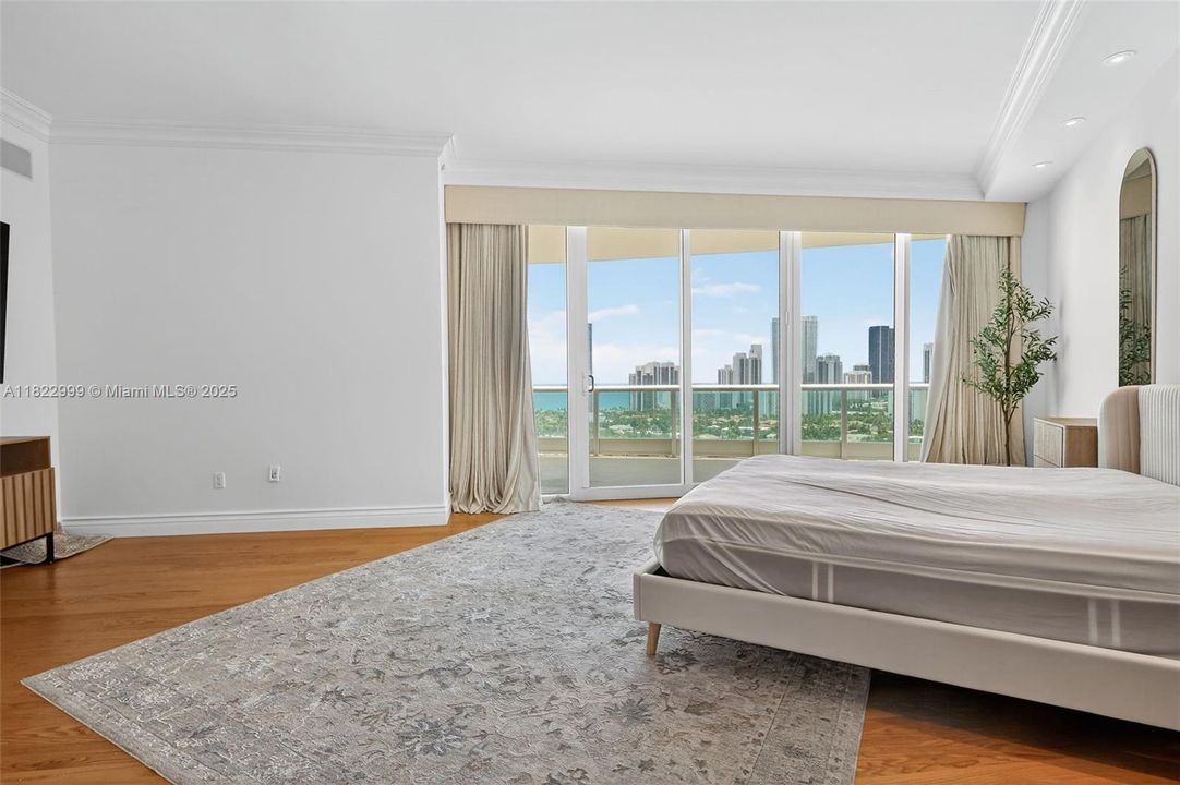 For Rent: $27,000 (4 beds, 6 baths, 5141 Square Feet)