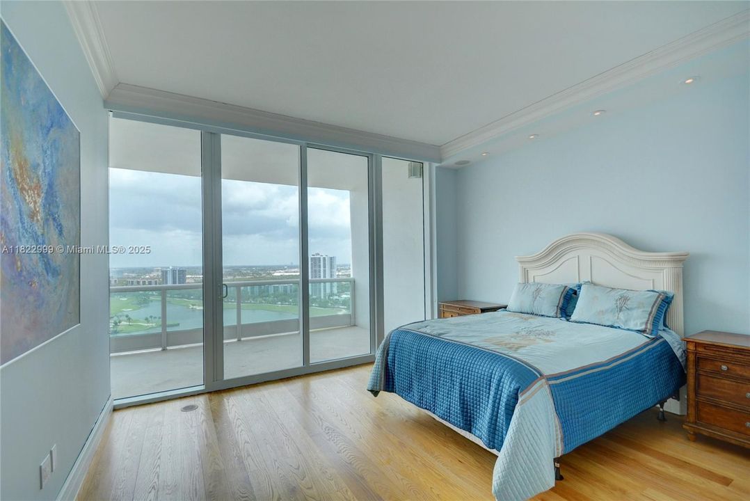 For Rent: $27,000 (4 beds, 6 baths, 5141 Square Feet)