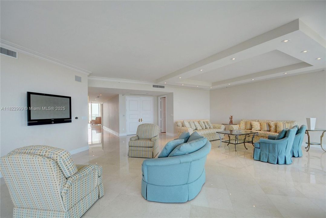 For Rent: $27,000 (4 beds, 6 baths, 5141 Square Feet)