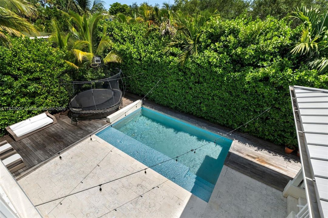 Recently Sold: $4,850,000 (5 beds, 5 baths, 4089 Square Feet)