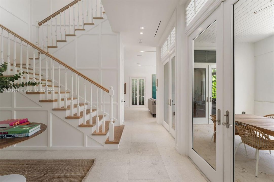 Recently Sold: $4,850,000 (5 beds, 5 baths, 4089 Square Feet)