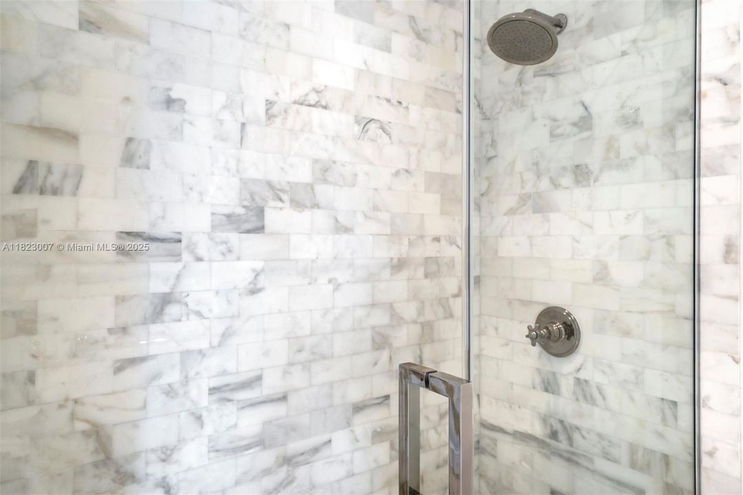 Recently Sold: $4,850,000 (5 beds, 5 baths, 4089 Square Feet)