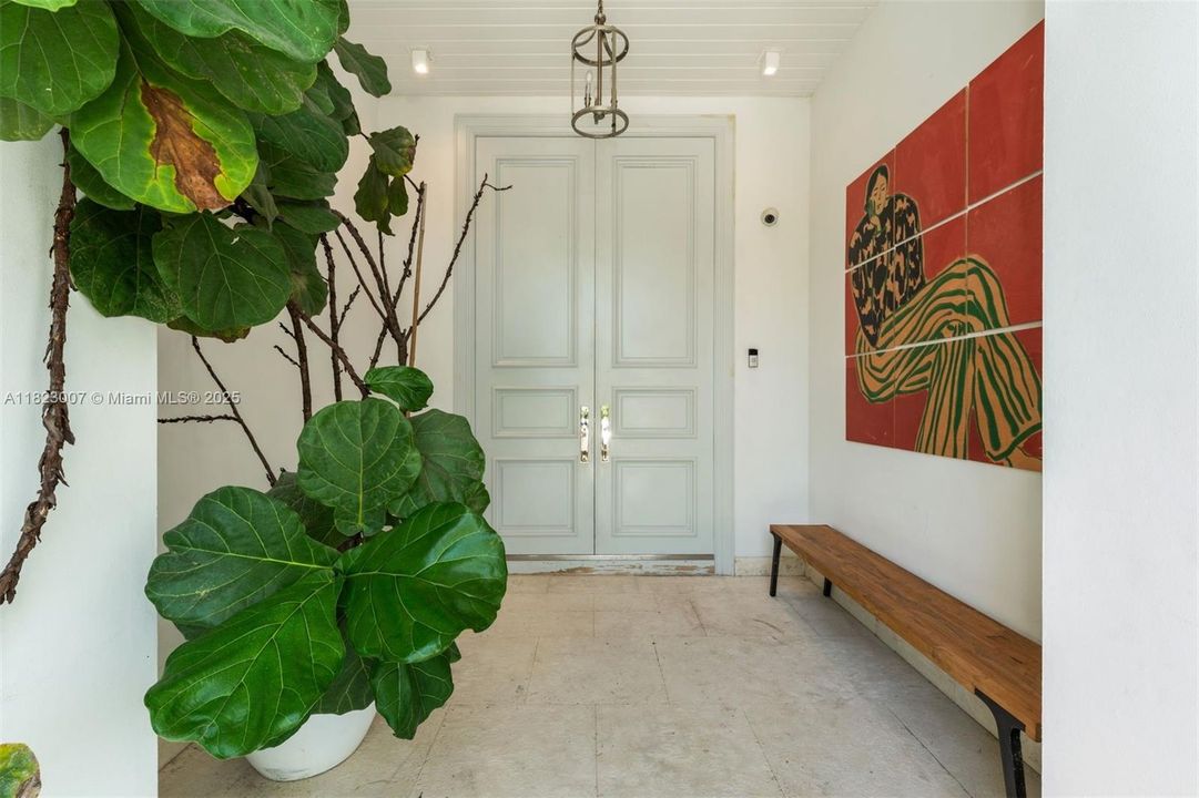 Recently Sold: $4,850,000 (5 beds, 5 baths, 4089 Square Feet)