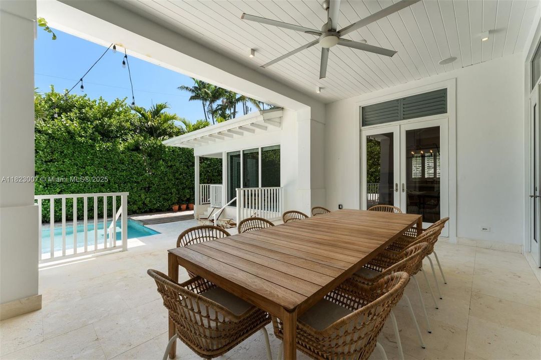 Recently Sold: $4,850,000 (5 beds, 5 baths, 4089 Square Feet)