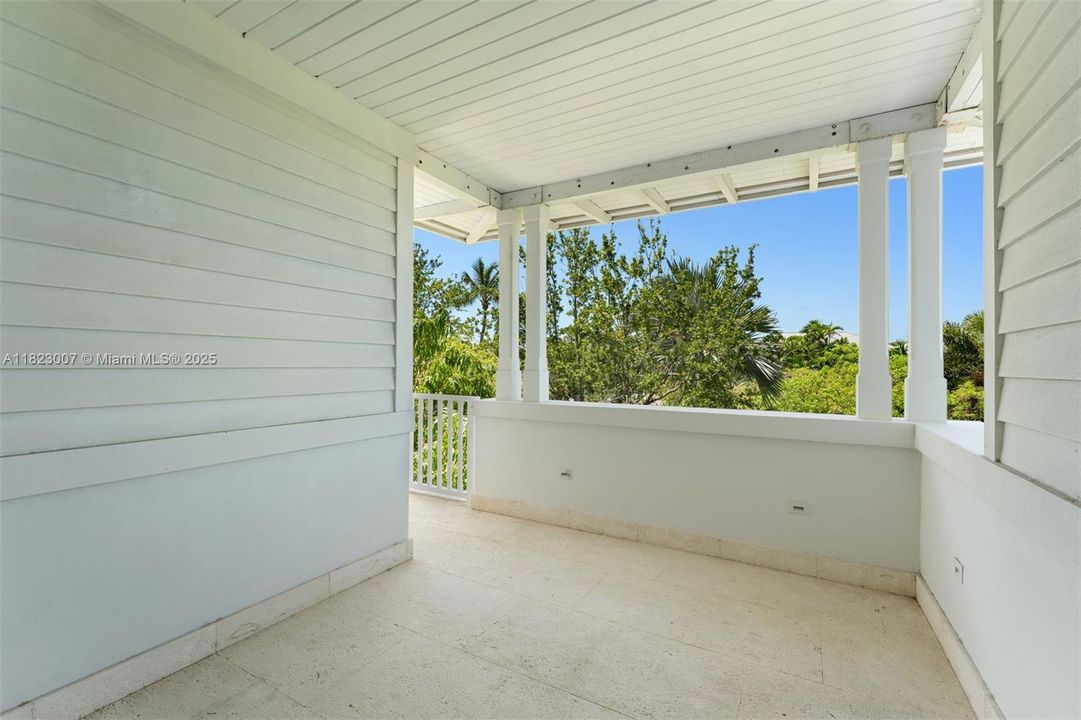 Recently Sold: $4,850,000 (5 beds, 5 baths, 4089 Square Feet)