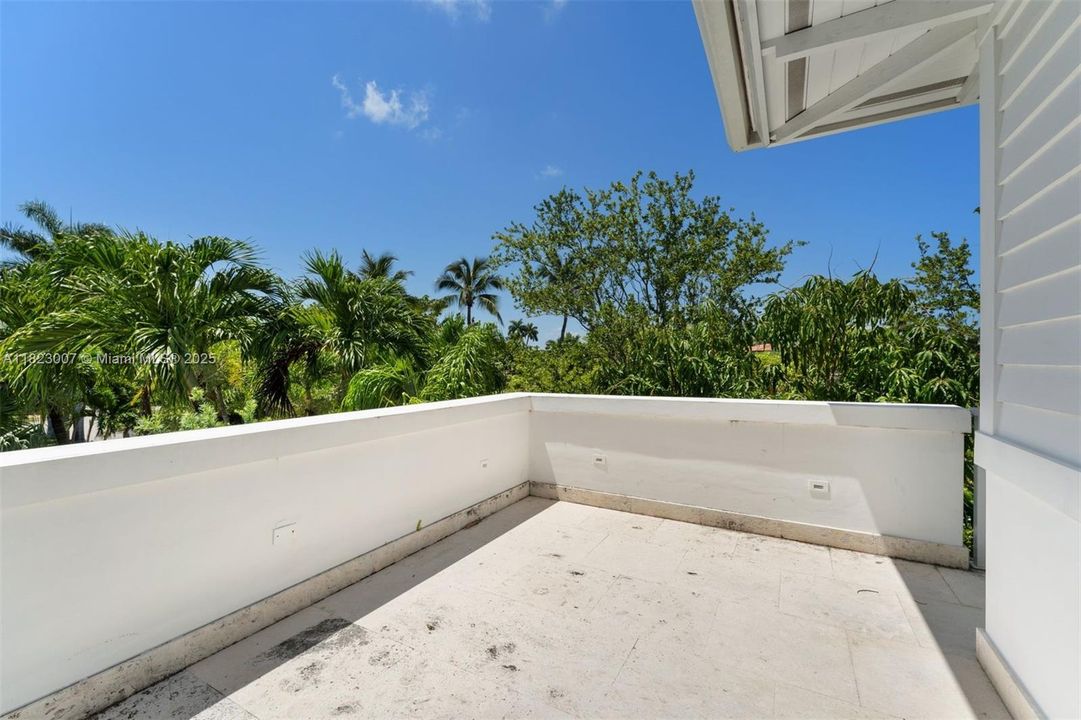 Recently Sold: $4,850,000 (5 beds, 5 baths, 4089 Square Feet)