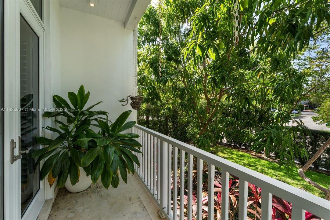 Recently Sold: $4,850,000 (5 beds, 5 baths, 4089 Square Feet)