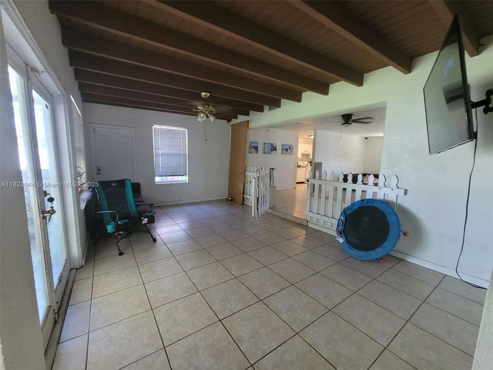 Recently Sold: $585,000 (4 beds, 2 baths, 2100 Square Feet)