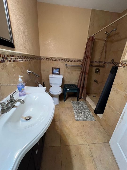 Recently Sold: $585,000 (4 beds, 2 baths, 2100 Square Feet)