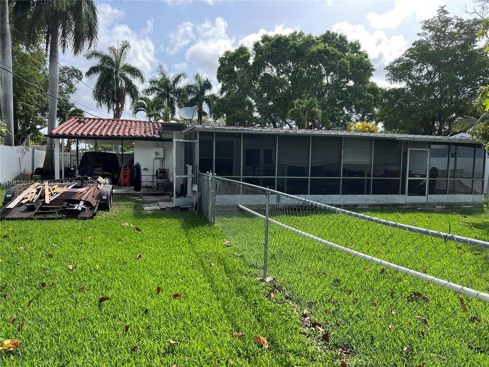 Recently Sold: $585,000 (4 beds, 2 baths, 2100 Square Feet)