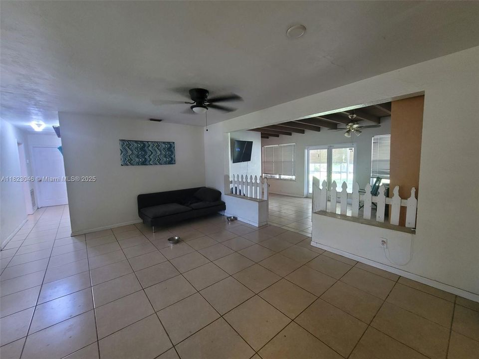 Recently Sold: $585,000 (4 beds, 2 baths, 2100 Square Feet)