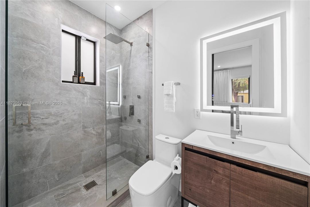 На продажу: $3,000,000 (6 спален, 5 ванн, 0 Квадратных фут)