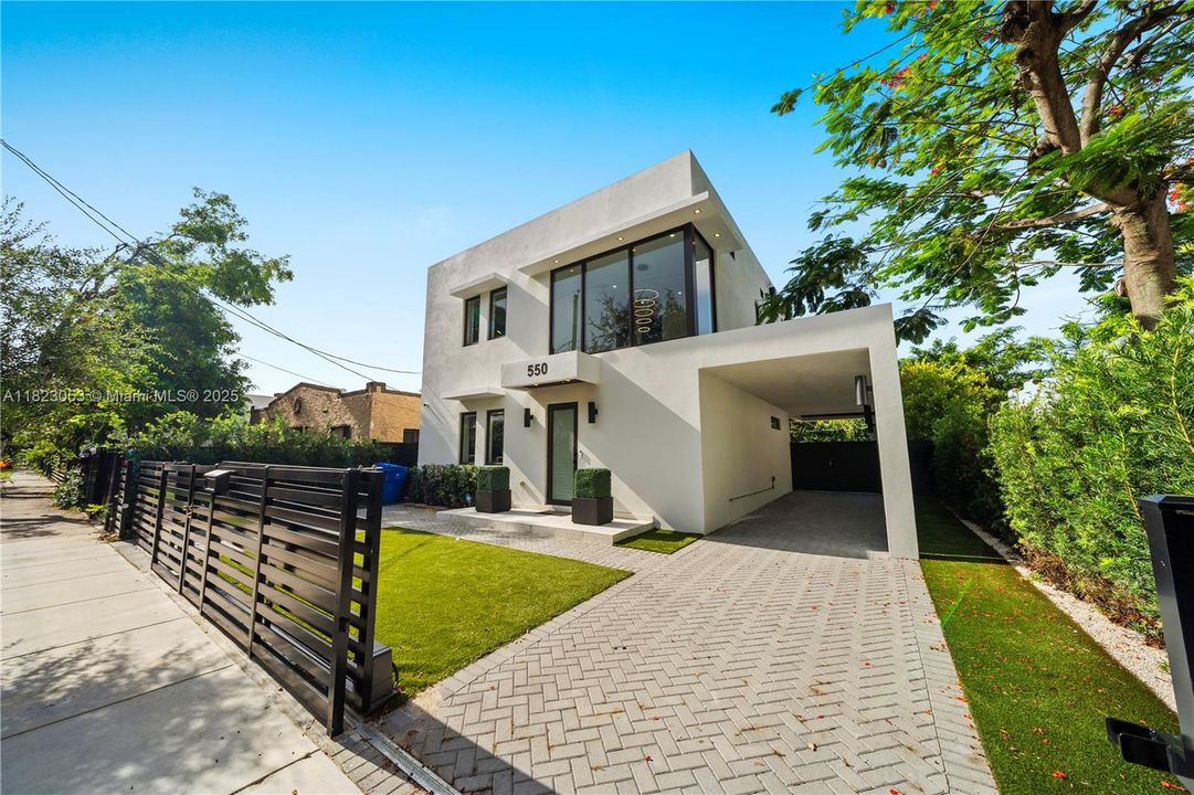 На продажу: $3,000,000 (6 спален, 5 ванн, 0 Квадратных фут)