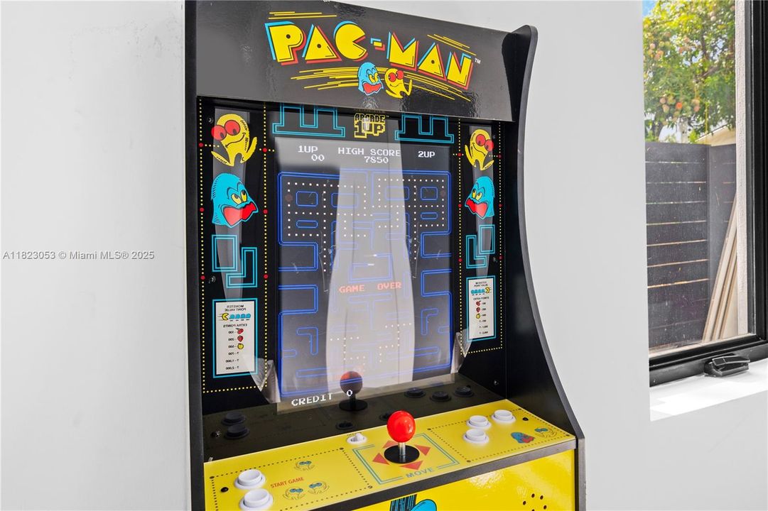 На продажу: $3,000,000 (6 спален, 5 ванн, 0 Квадратных фут)